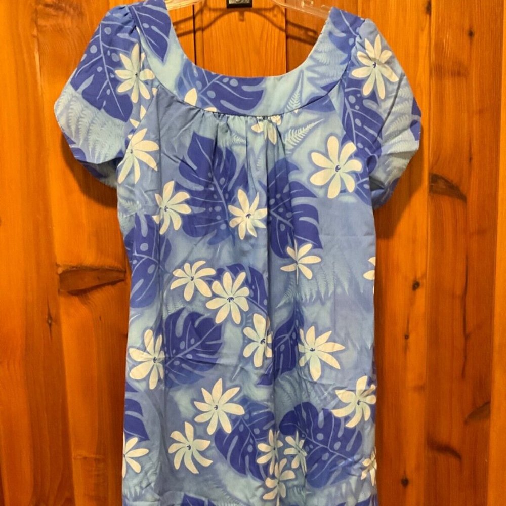 XL Royal Creations womens hawaiian dress muumuu light blue floral palms pocket
